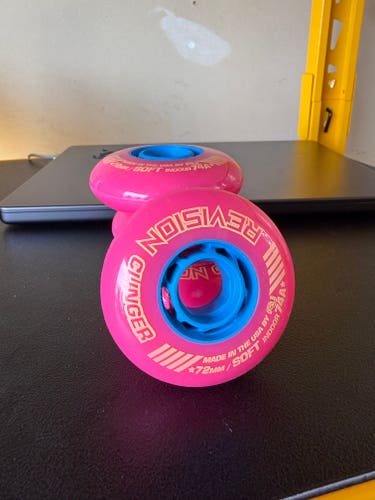 (4 Pack) Revision Clinger Soft Wheels Inline Roller Hockey Wheels 72MM