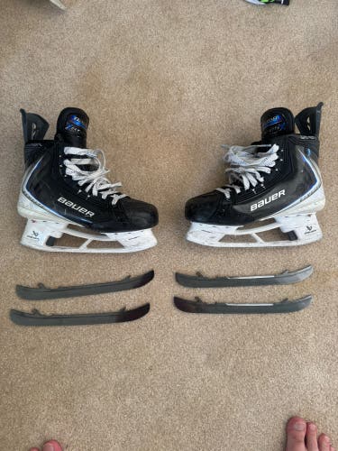 2025 Bauer Vapor Flylite Hockey Skates Size 5.5 (Used)