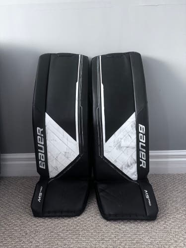 XL 2022 Bauer Supreme M5 Pro Goalie Leg Pads (Used)