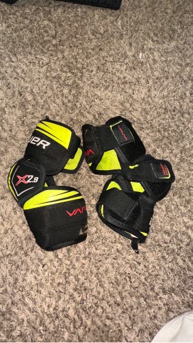 Junior Medium Bauer Vapor X2.9 Elbow Pads (Used)