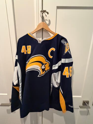 SIGNED XXL Daniel Briere Buffalo Sabers Jersey(New)