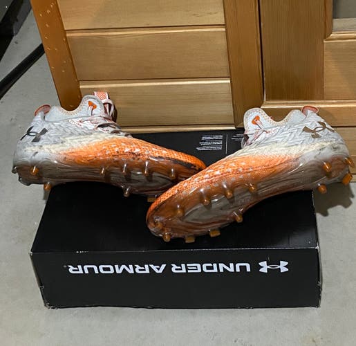 White/Orange Men's Adult Size M 11.0 (W 12.0) Under Armour Molded Cleats Cleats (Used)