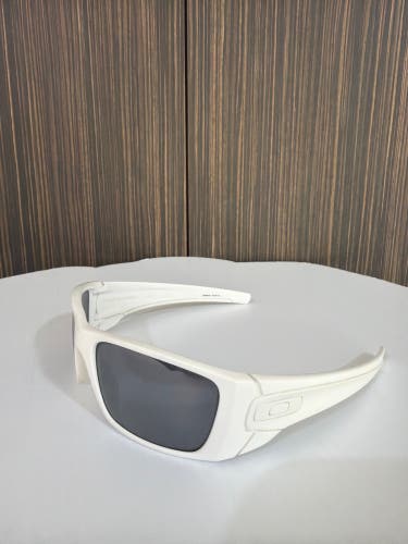 White Unisex Oakley Sunglasses (Used)