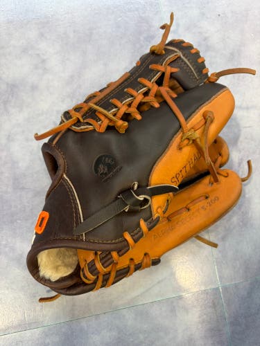 Nokona S-200 RH Baseball Glove 11.25" (Used)