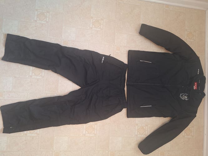 CCM (Used) Pro Stock Team Rink suit,, Delaware Thunder, Size Men's Medium, (top and bottom)