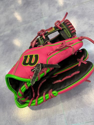 Pink Wilson A2000 RH Baseball Glove 11.5" (Used)