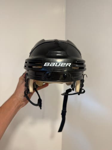 Medium Bauer 4500 Helmet (Used)