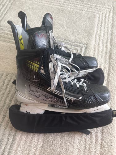 2023 Bauer Vapor Hyperlite 2 Hockey Skates 9.5 (Used)