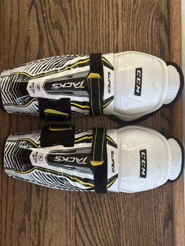 Youth CCM Super Tacks 8" Shin Pads (Used)