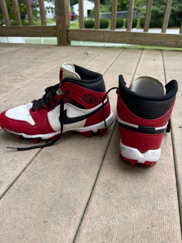 JORDAN 1 MID SIZE 6Y