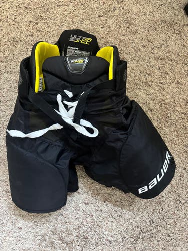 Youth Medium Bauer Supreme Ultrasonic Hockey Pants (Used)