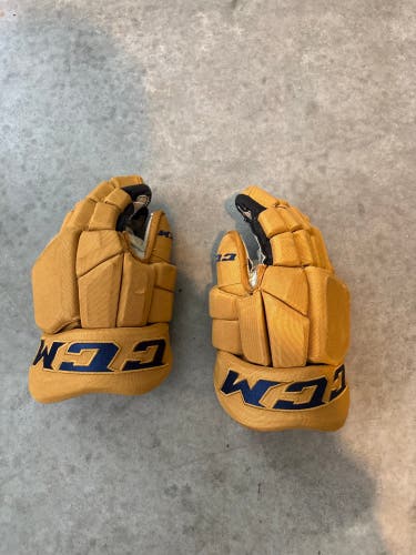 CCM HGTKPP Gloves 14" Pro Stock (Used)