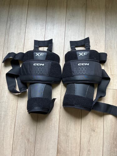 CCM XF Intermediate goalie knee pads (used)
