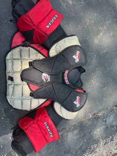 Large Vaughn Velocity V2 7000 Goalie Chest Protector (Used)
