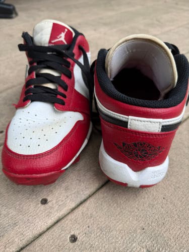 JORDAN 1 LOW SIZE 6Y