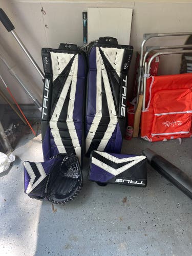 Entire goalie setup, true, Bauer, and Vaughn Full Set (Used)