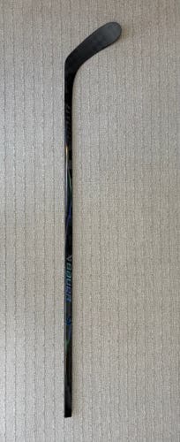 Intermediate Bauer Vapor Flylite Right Handed Hockey Stick P28 65 Flex (New)