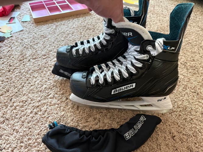 Bauer XLP Hockey Skates Regular Width 9 (Used)
