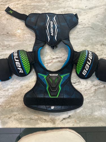 Large Youth Bauer Vapor Hyperlite Shoulder Pads (Used)