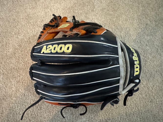Wilson A2000 RH Baseball Glove 11.75" (Used)