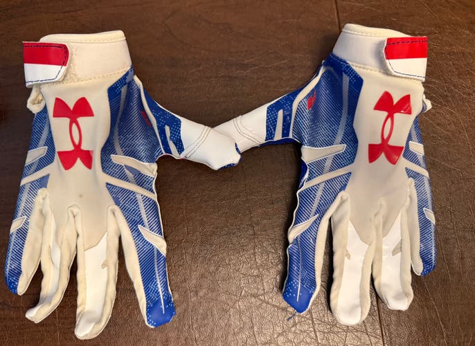 White XL Youth Under Armour F8 Gloves (Used)