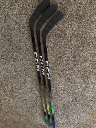 Junior CCM JetSpeed FT8 Pro Right Handed Hockey Stick P28 50 Flex (New)