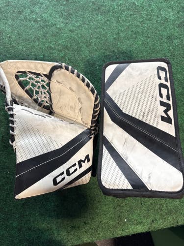 White Youth CCM YTFlex 3 Goalie Gloves & Blocker Set Regular (Used)