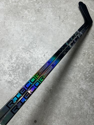 2 PACK 100 Flex P92 Senior CCM Trigger 8 Pro Left Hand Hockey Stick Pro Stock (New)