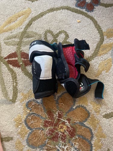 Junior Medium CCM JetSpeed FT680 Elbow Pads (Used)