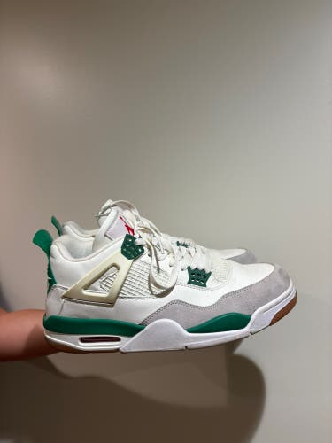 Green Men's Size M 11.5 (W 12.5) Adult Air Jordan Jordan 4 Shoes (Used)