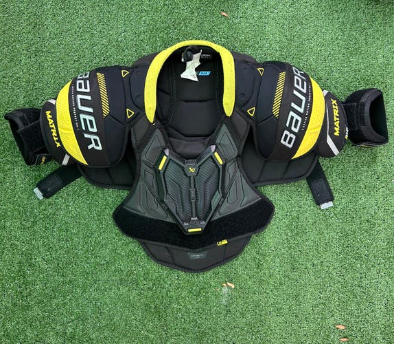 Bauer Supreme Matrix Shoulder Pads | Junior Medium