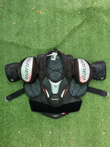 Bauer Fly 40 Shoulder Pads | Intermediate Medium