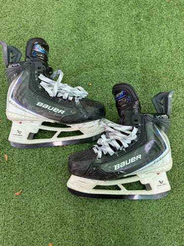 Bauer Vapor FlyLite Hockey Skates | Size 4 Fit 1