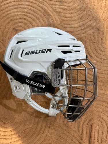 White Small Bauer Re-Akt 150 Helmet (Used)