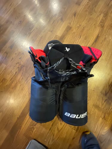 Women's Senior Large Bauer Vapor 2X Hockey Pants (Used)