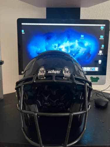 Black Youth Medium Schutt F7 Helmet (Used)