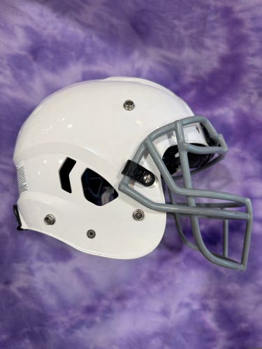 Youth Medium Schutt Vengeance A11 Helmet (Used)