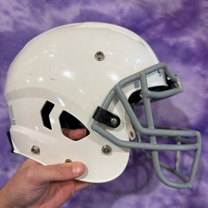 Youth Medium Schutt Vengeance A11 Helmet (Used)