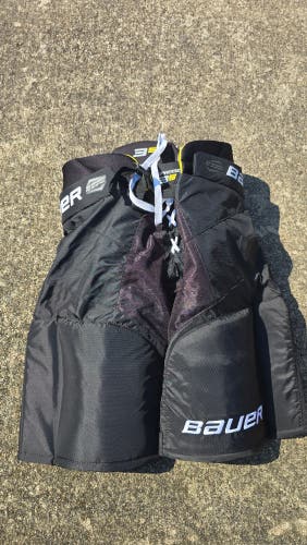 Intermediate Large Bauer Supreme 3S Hockey Pants (Used)