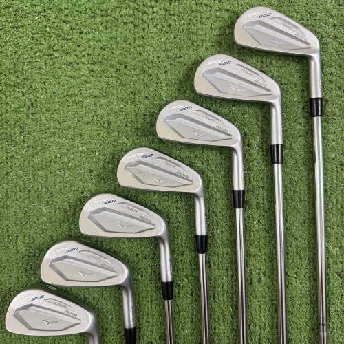 Mizuno JPX 900 Tour Iron Set 4-PW Dynamic Gold S300 Stiff Flex Steel