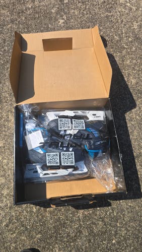True Catalyst 7x4 Hockey Goalie Skates Regular Width Size 4 (New)