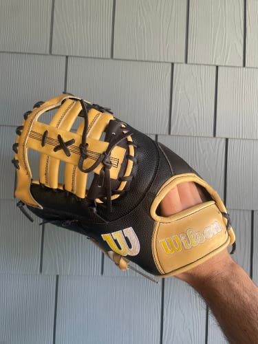 Wilson A2000 1679 LH First Base Baseball Glove 12.5" (Used)