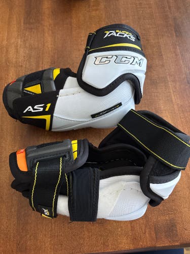 Senior Medium CCM Super Tacks Elbow Pads (New)