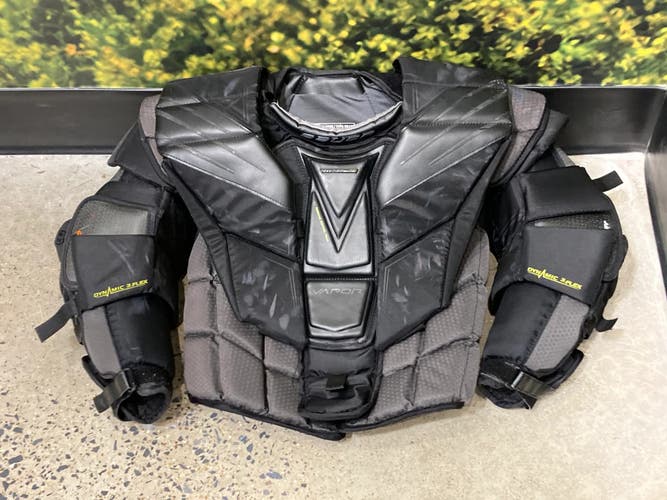 Used Senior XL Bauer Hyperlite Goalie Chest Protector