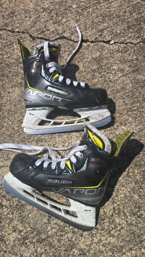 Black/Yellow Bauer Vapor 3X Hockey Skates Regular Width 13 (Used)