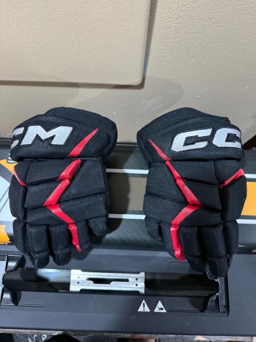 CCM JetSpeed FT680 Gloves 10" (Used)
