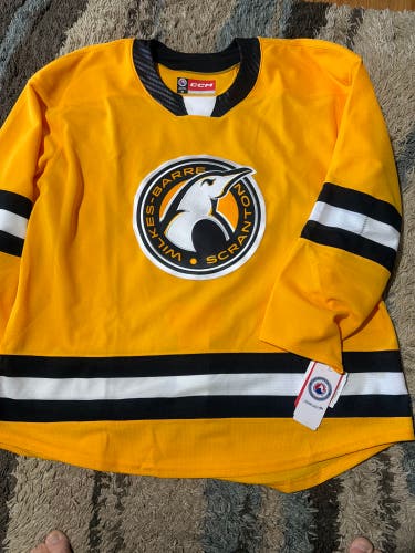 Wilkes-Barre Scranton penguins team issued jersey size 56