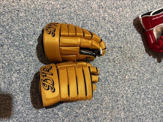 Vintage-look (DR) Hockey Gloves