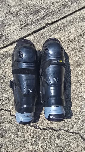 Junior Bauer Supreme M5 Pro 12" Shin Pads (Used)