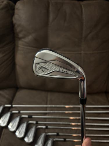 Callaway Elyte Right Handed Iron Set Stiff Flex 8 Pieces (Used)